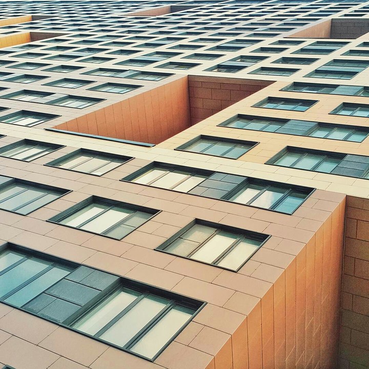Geometric superiority