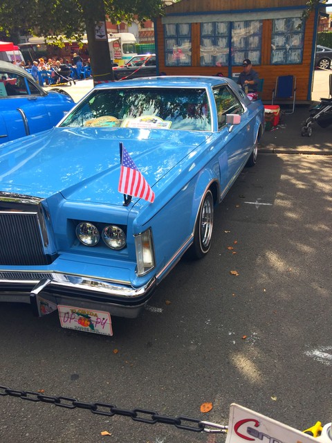 voiture bleue