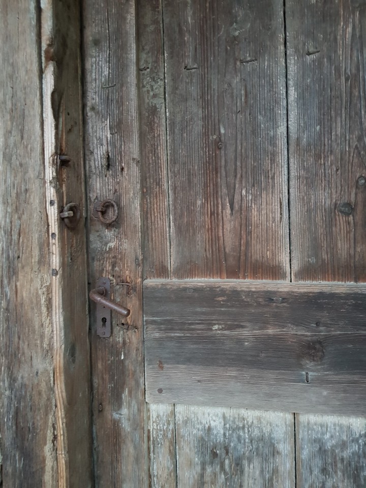 Old haunted house- The door