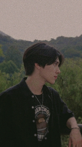 hendery wayv cumi cumi eat madu
