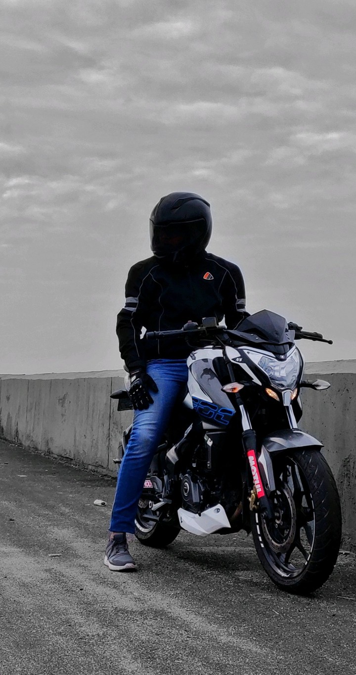 ns 200