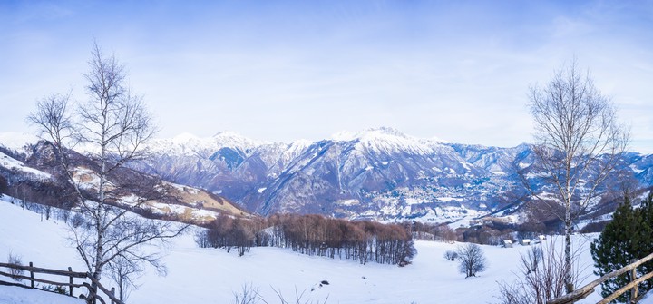 설산