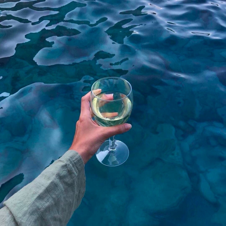 вода