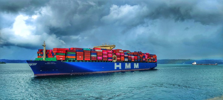container ship