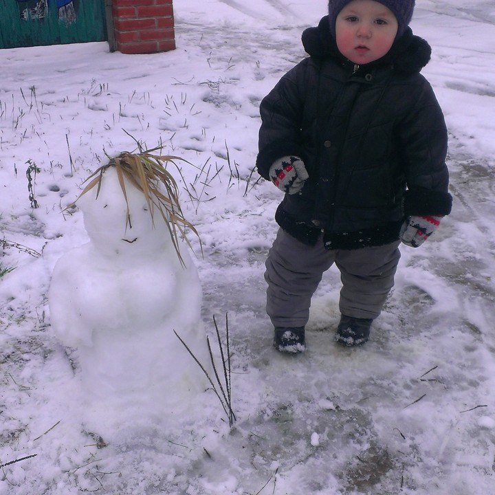 перваый снеговик