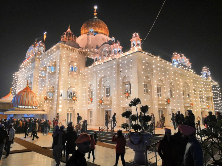 Gurudwara Shri Bangla Sahib , New Delhi India