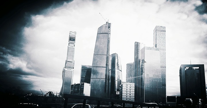 город