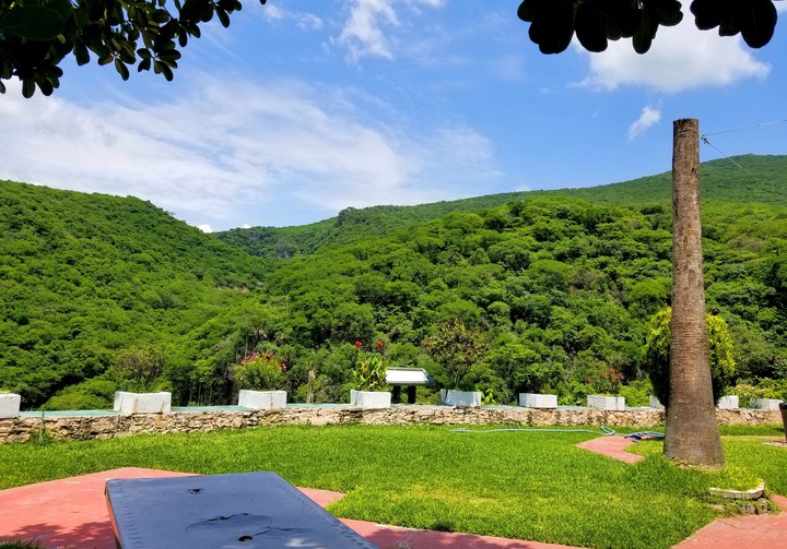 CERROS CERCA DE LAS GRUTAS, PILCAYA GUERRERO.