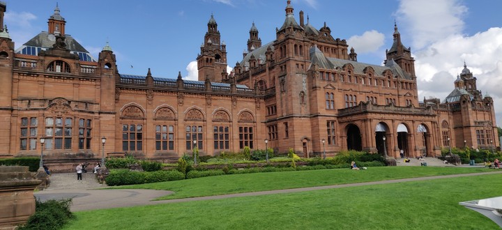 Kelvingrove art gallery