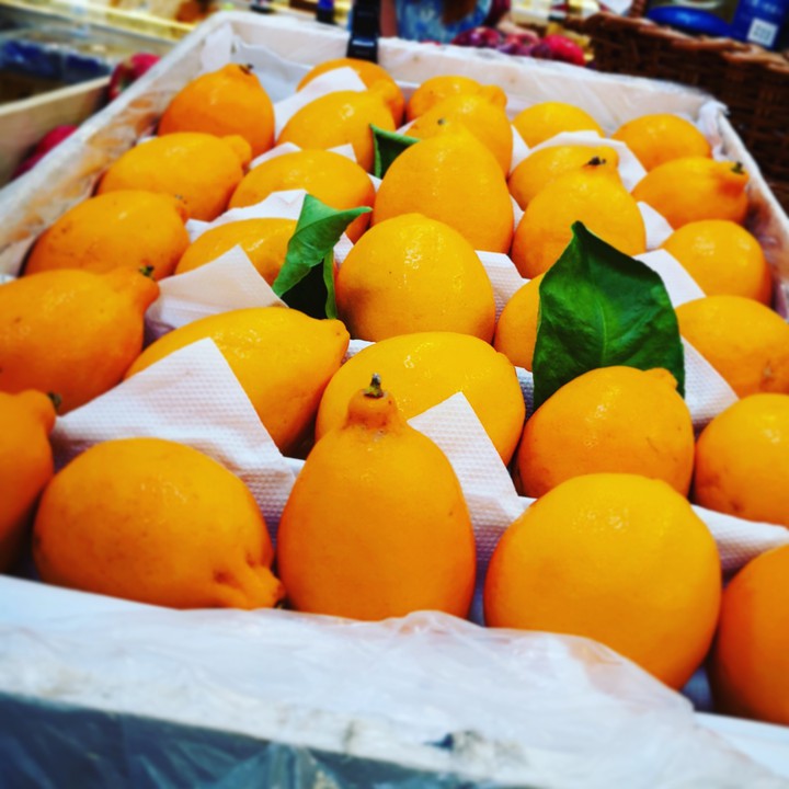 lemon at the street market