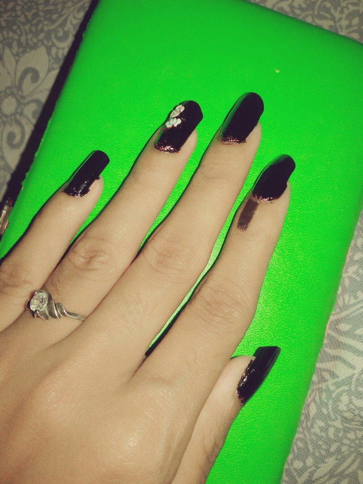 nails