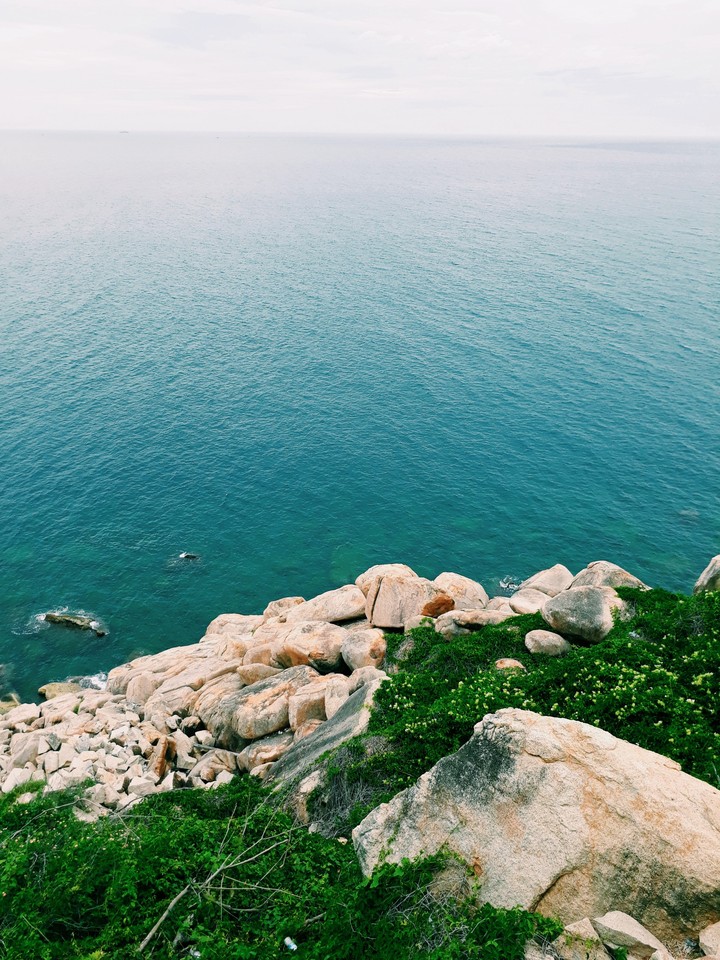 Binh Hung Island