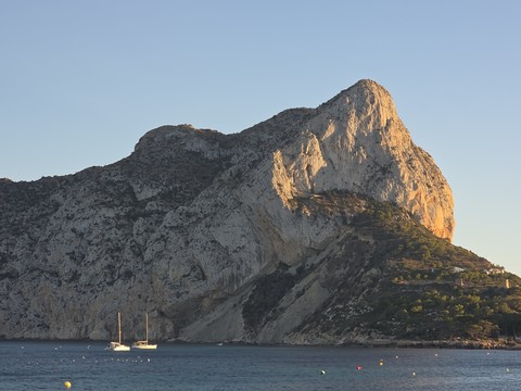 Mountainous_landforms, Mountain, Hill