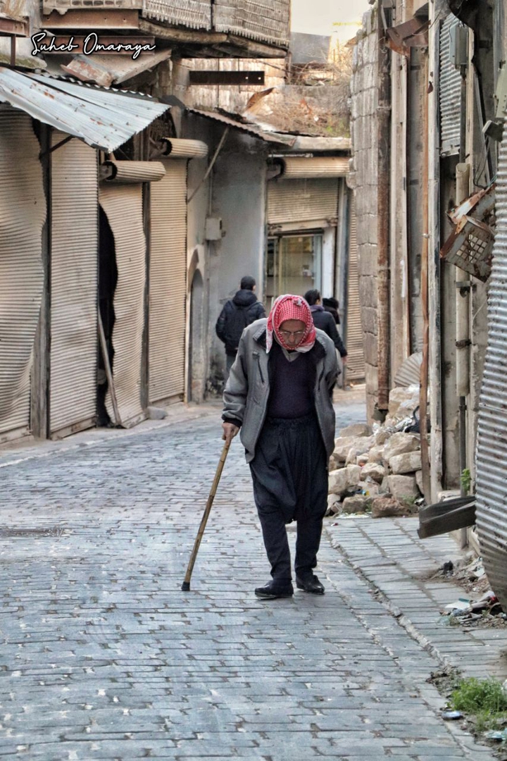 old man in alepoo street