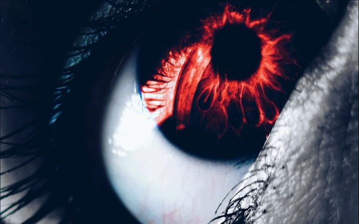 Red Eyes ^~^