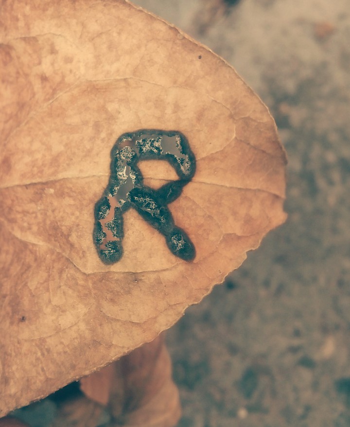 R