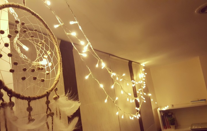 R o O m And L I G H T