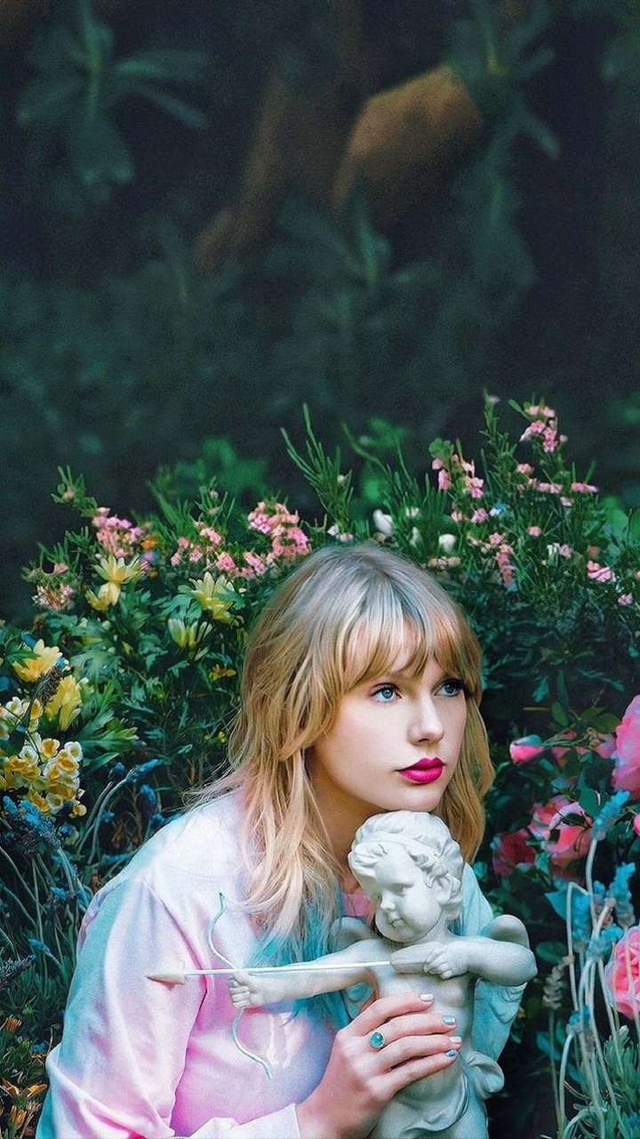 Happiest Birthday to Taylor Swift (๑>ᴗ<๑)