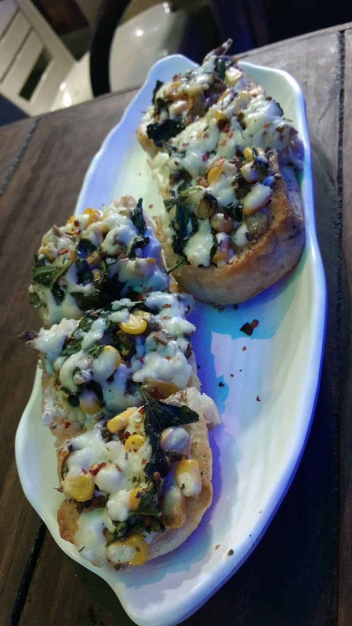 GARLIC BREAD