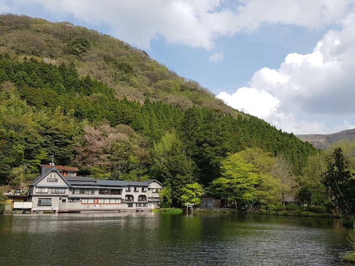 Yuhuin Lake Kinrinko