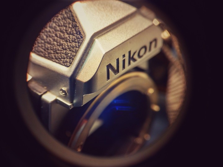 nikon
