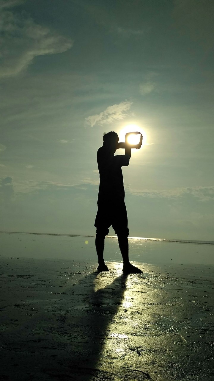 Tutting in the beach ..