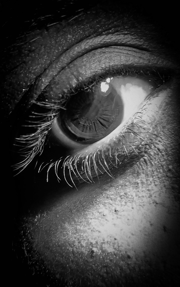 EyE