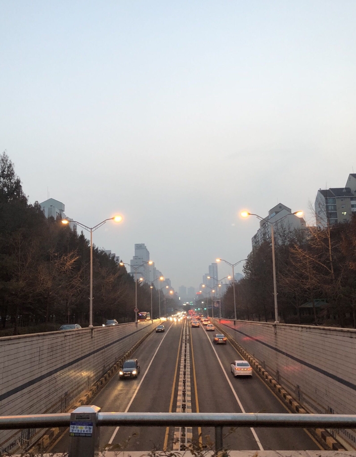 cars and streetlight