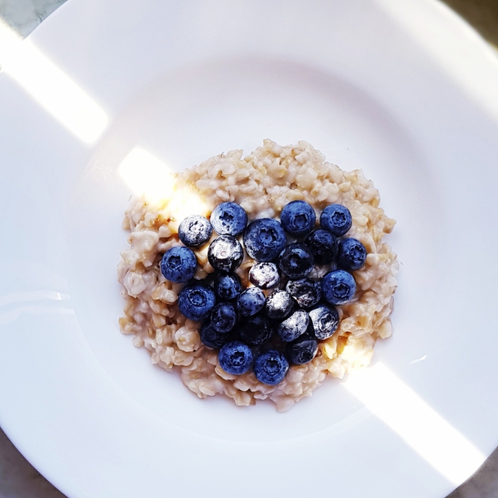 My breakfast! Porridge, sir!