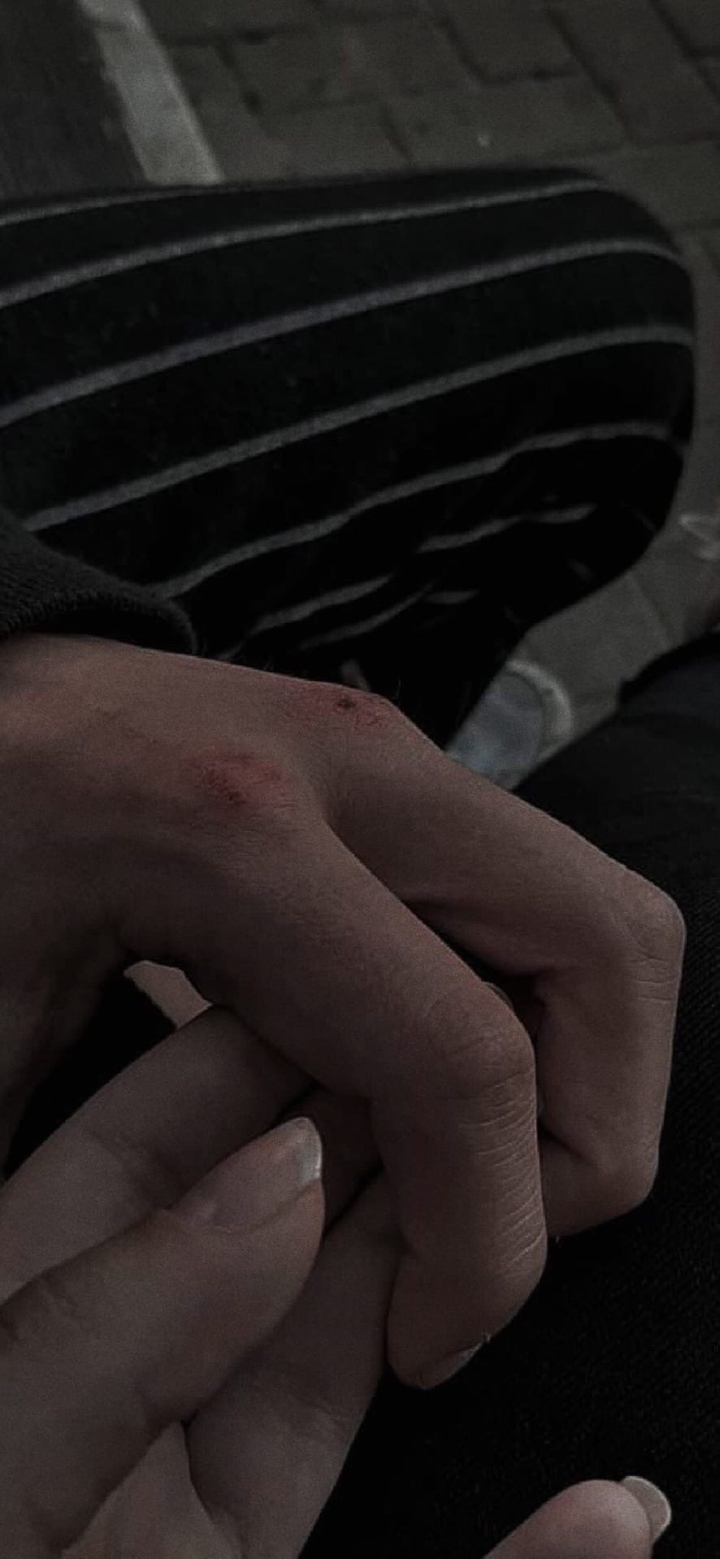 hands