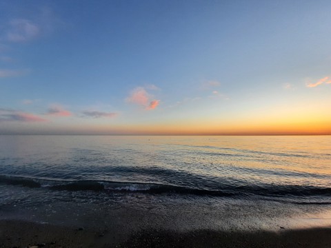 море