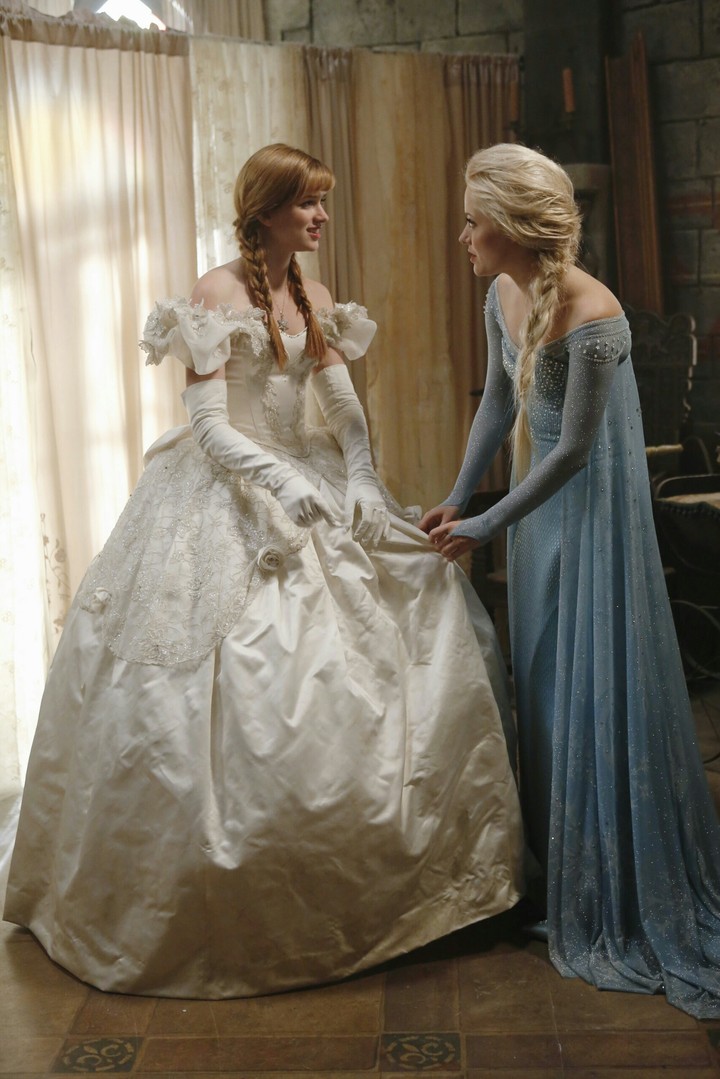 Anna and Elsa  frozen