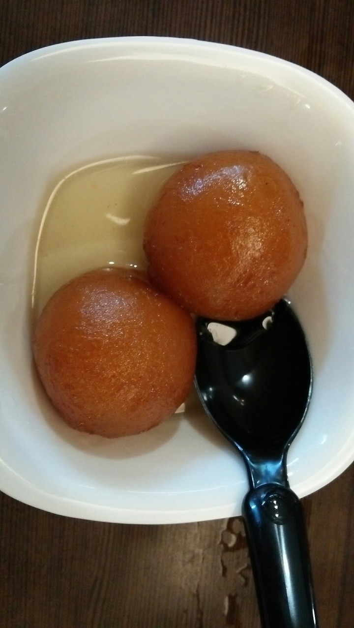 Hot Gulabjamun