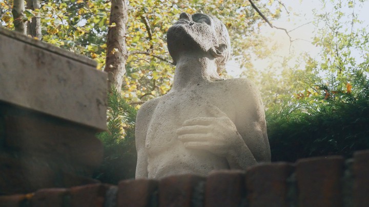 ww2 statue