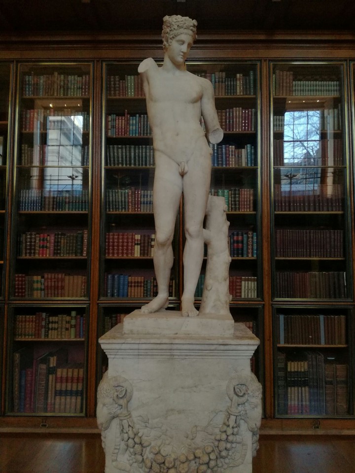 Marble statue