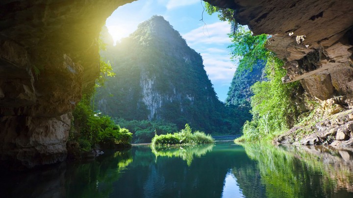 Son Doong Cave Vietnam - The residence of King Kong