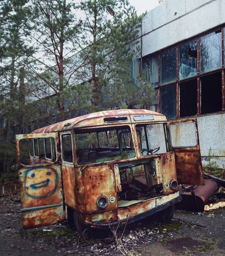 opuszczony autobus