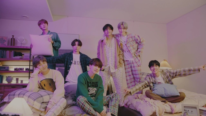 BTS - Life Goes On (Pillow ver.)