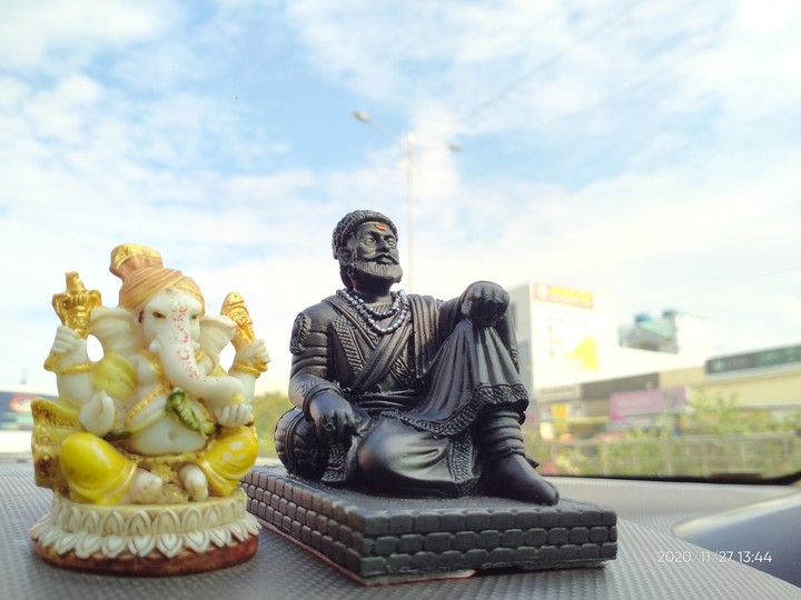 आमचे दैवत श्री गणेश जी आणि श्री श्री श्री छत्रपती शिवाजी महा