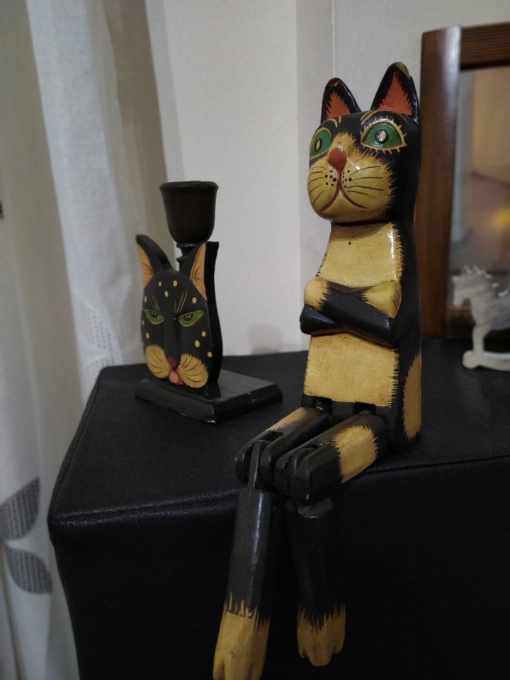 *just cats*