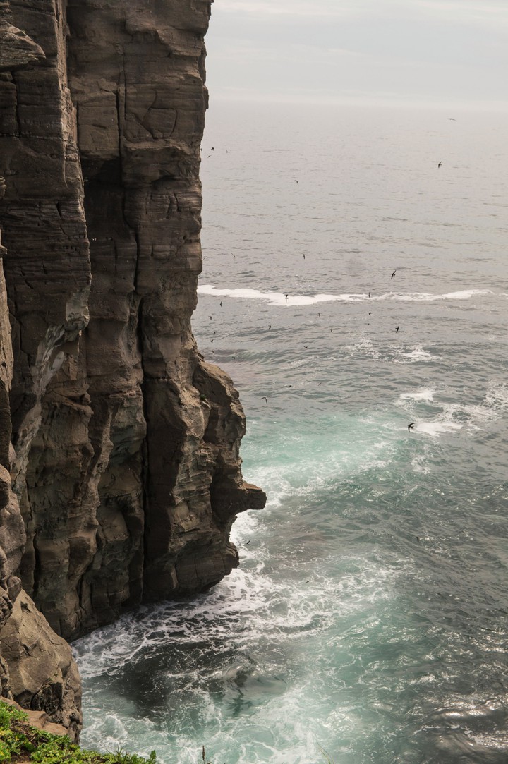 Sea, waves, rocks