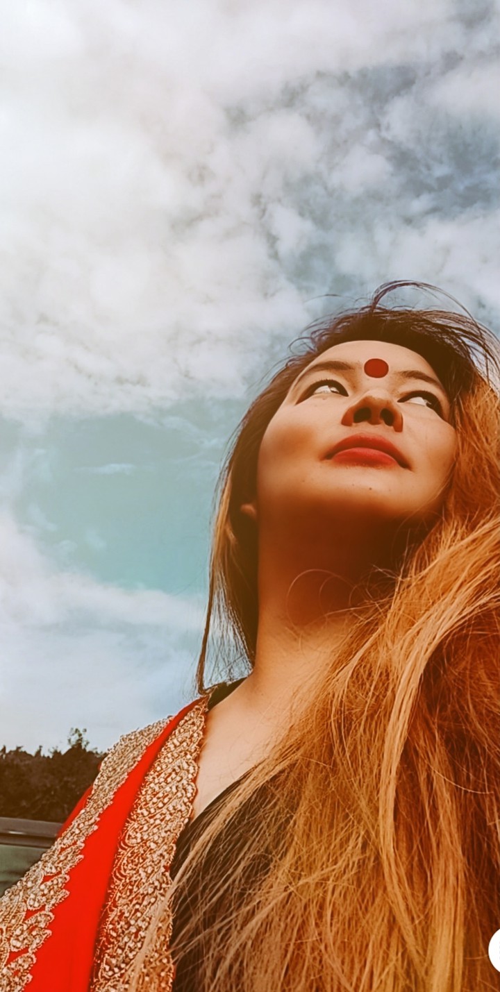 I love to wear saree