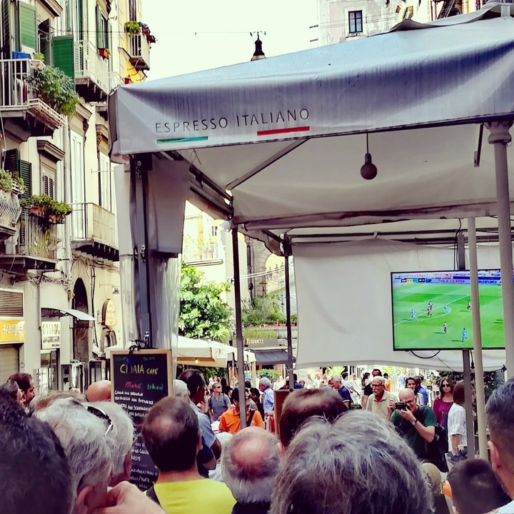 A Napoli la partita si guarda così