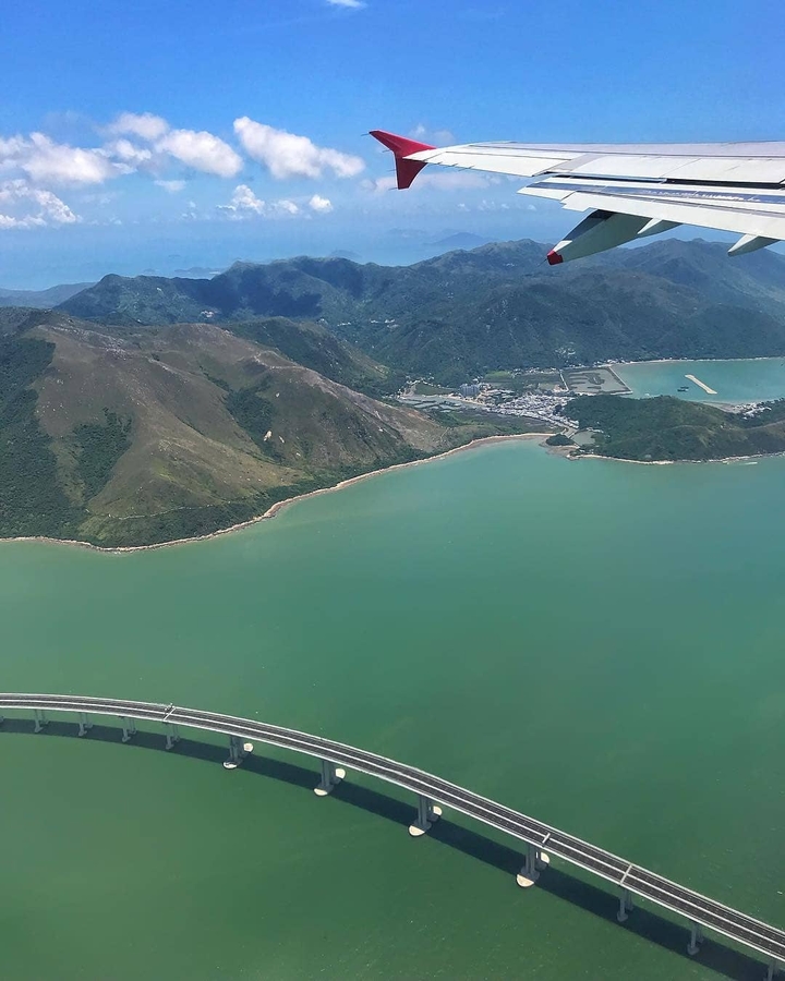 final approaching at HKG airport