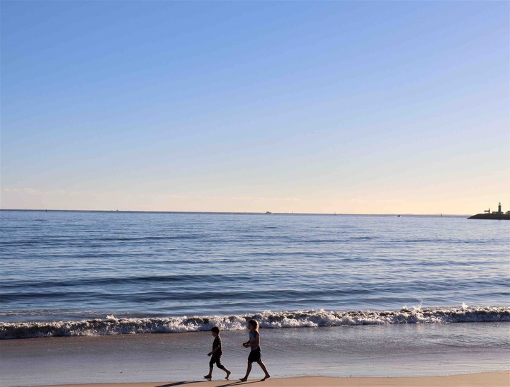 sea and children