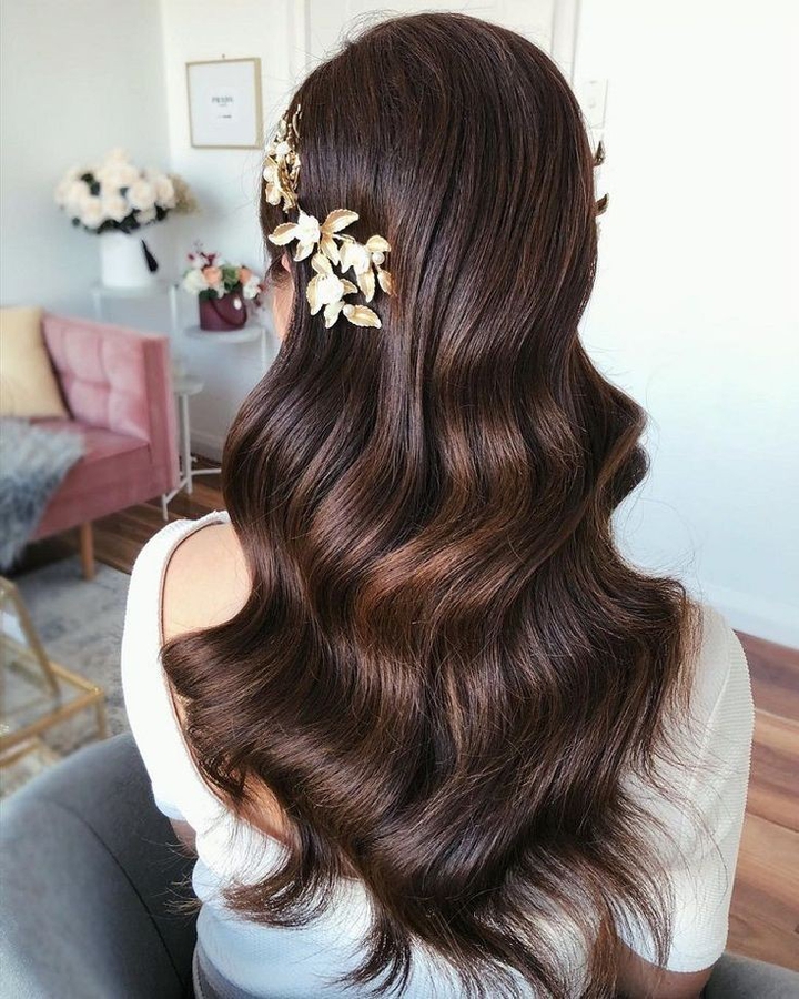 Gorgeous hairstyle for brides