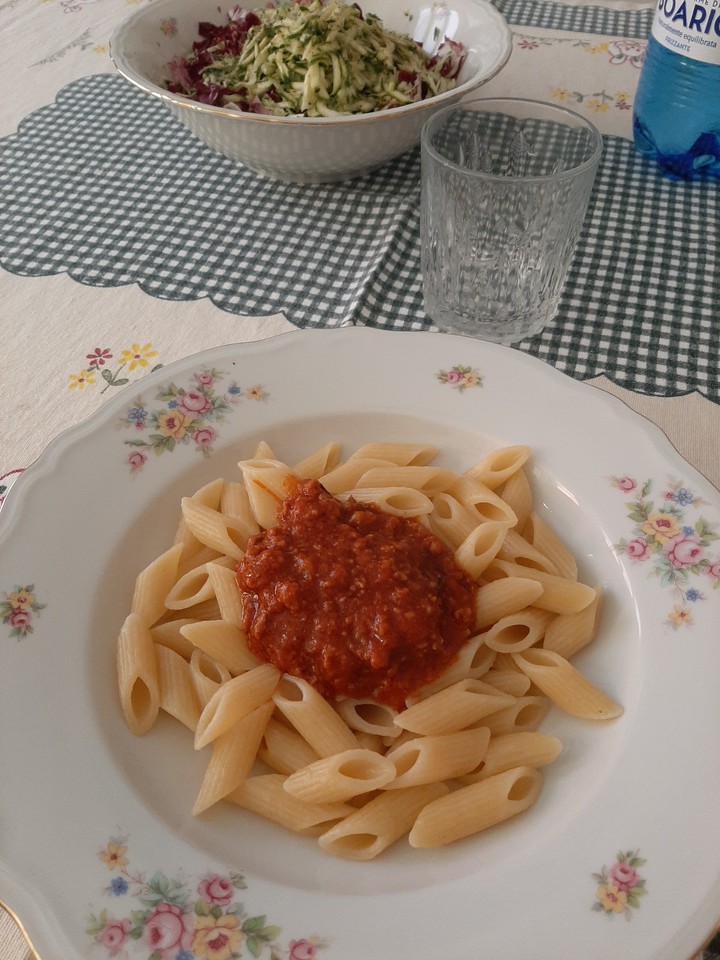 penne e sugo all'amatriciana