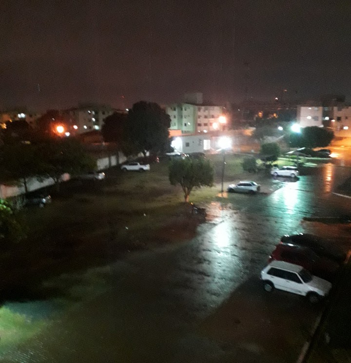 Noite de chuva,clima suave...