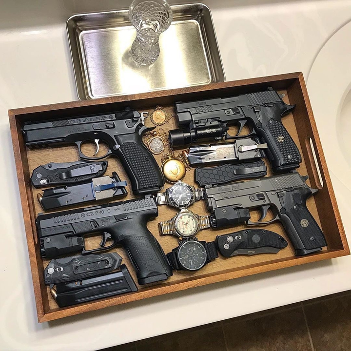 luxury.   gun.      set