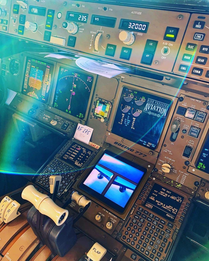 b777